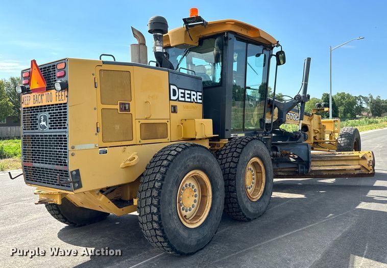 image for item MU9871 2006 John Deere 770D motor grader