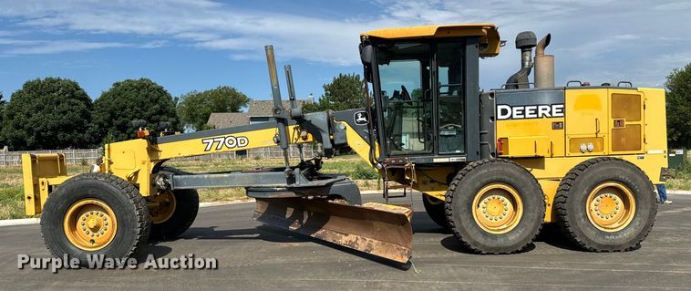 image for item MU9871 2006 John Deere 770D motor grader