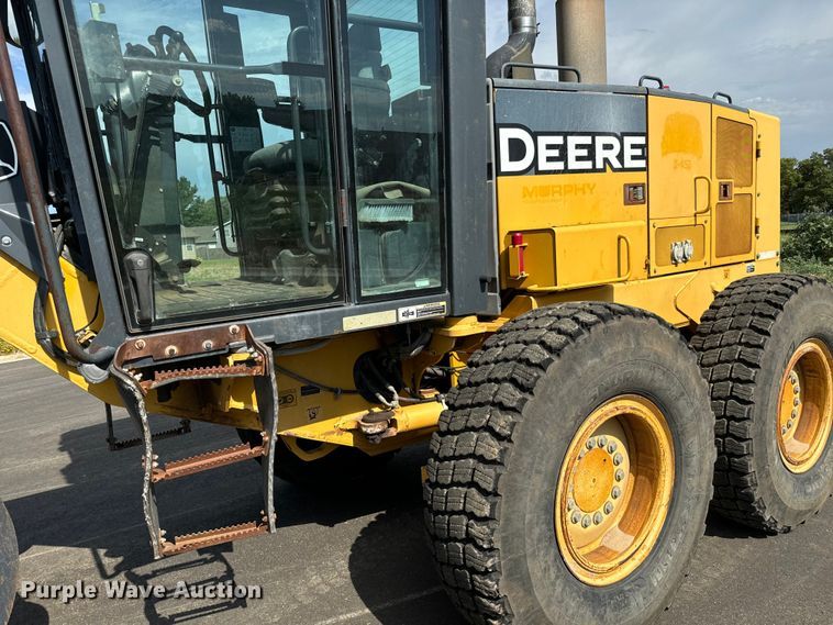 image for item MU9871 2006 John Deere 770D motor grader