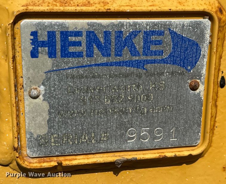 image for item MU9871 2006 John Deere 770D motor grader