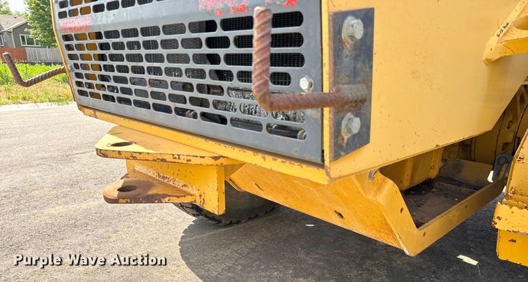 image for item MU9871 2006 John Deere 770D motor grader