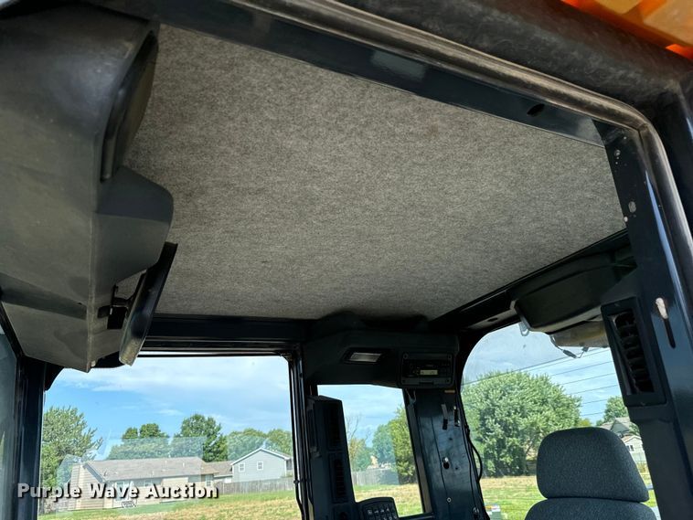 image for item MU9871 2006 John Deere 770D motor grader