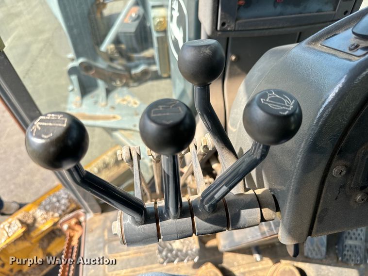 image for item MU9871 2006 John Deere 770D motor grader