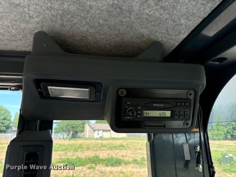 image for item MU9871 2006 John Deere 770D motor grader