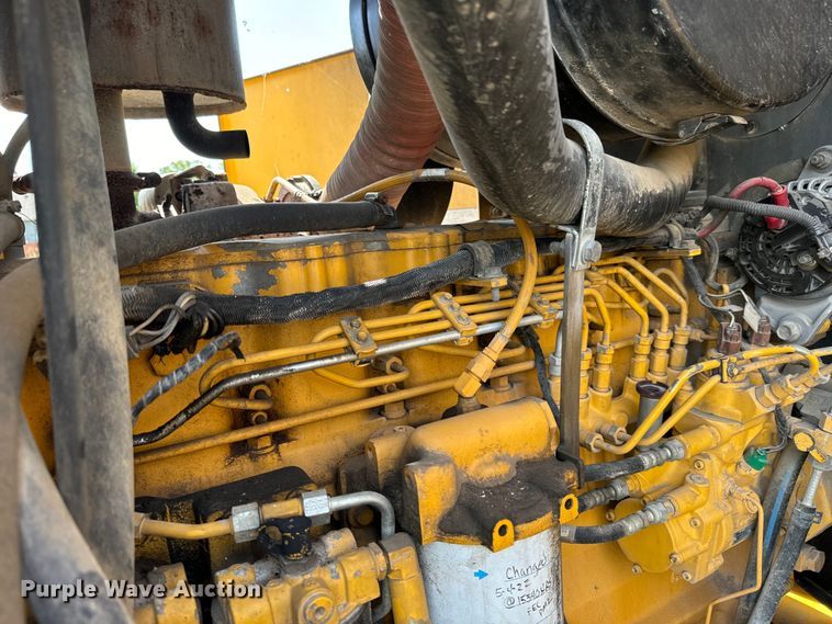 image for item MU9871 2006 John Deere 770D motor grader