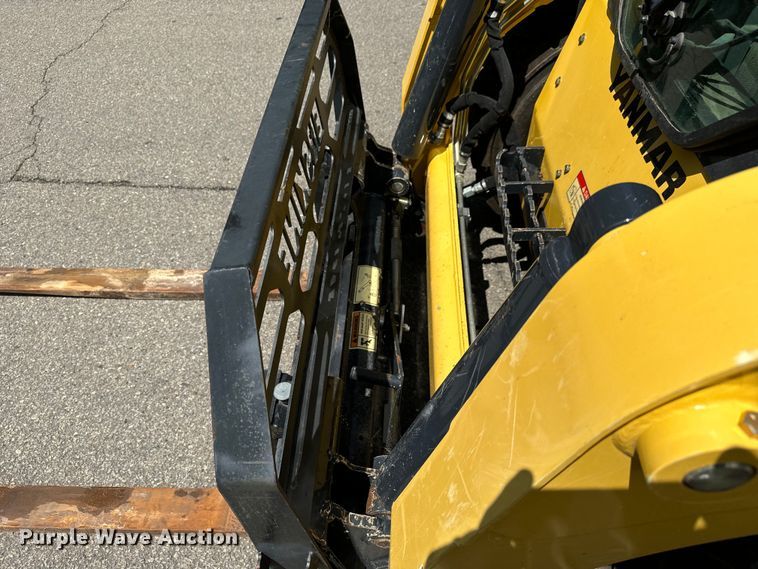 image for item MU9876 Yanmar S270V-1 skid steer loader
