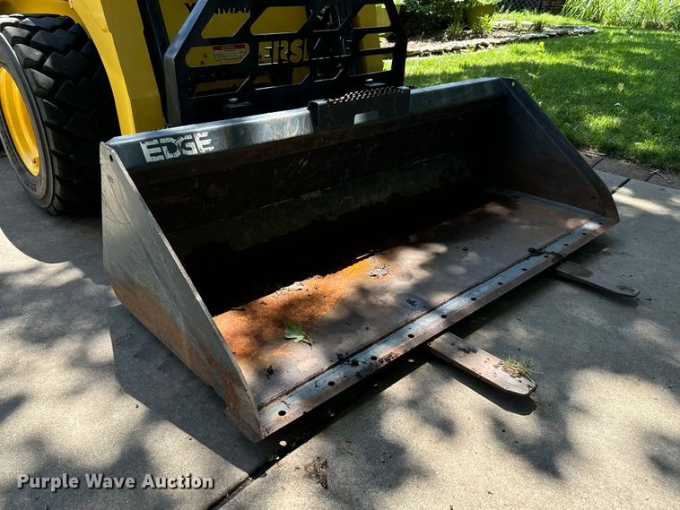 image for item MU9876 Yanmar S270V-1 skid steer loader