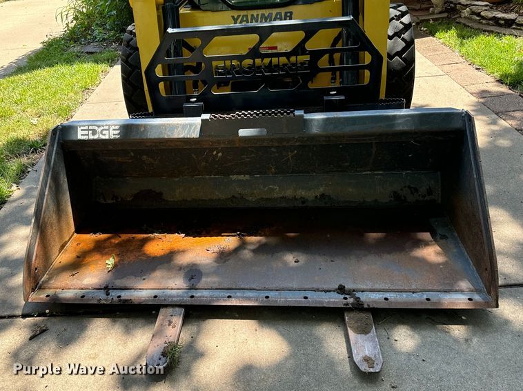 image for item MU9876 Yanmar S270V-1 skid steer loader