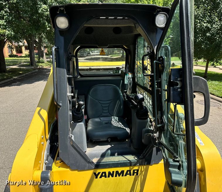 image for item MU9876 Yanmar S270V-1 skid steer loader