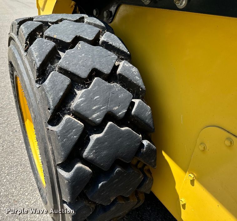 image for item MU9876 Yanmar S270V-1 skid steer loader