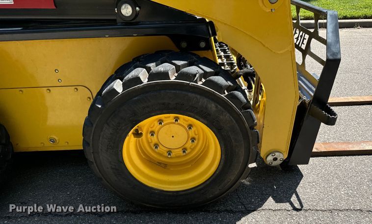 image for item MU9876 Yanmar S270V-1 skid steer loader