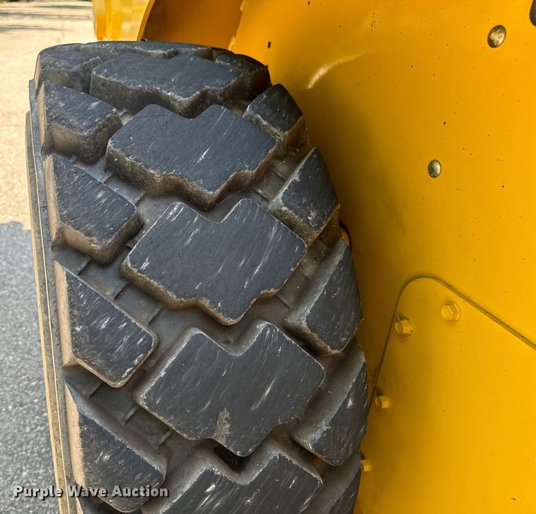 image for item MU9876 Yanmar S270V-1 skid steer loader