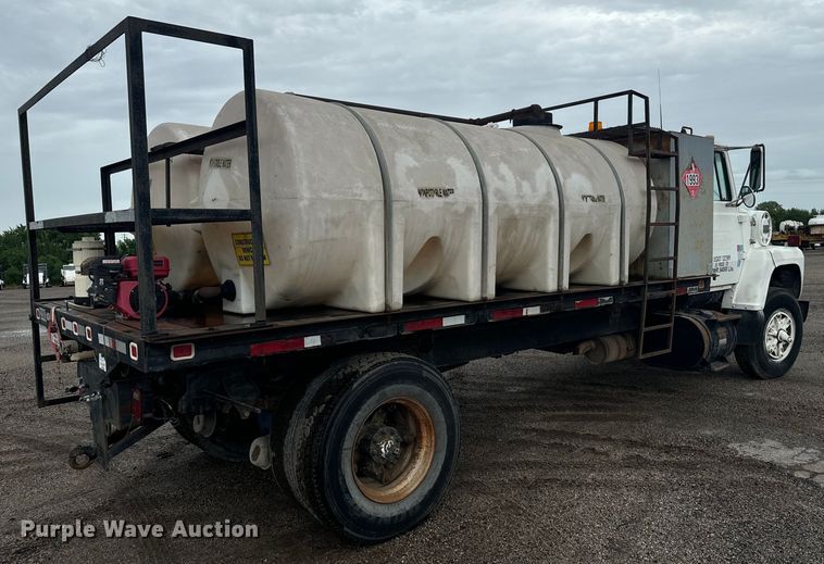 image for item MU9938 1985 Ford LN8000 water truck