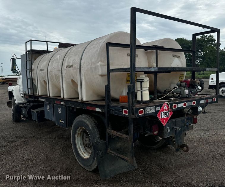 image for item MU9938 1985 Ford LN8000 water truck