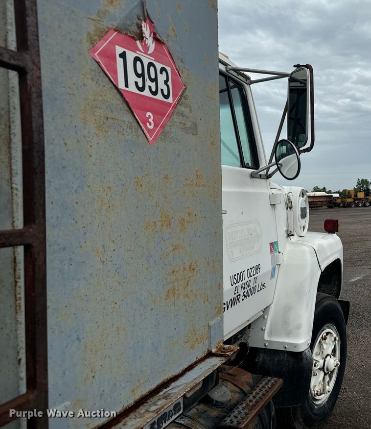 image for item MU9938 1985 Ford LN8000 water truck