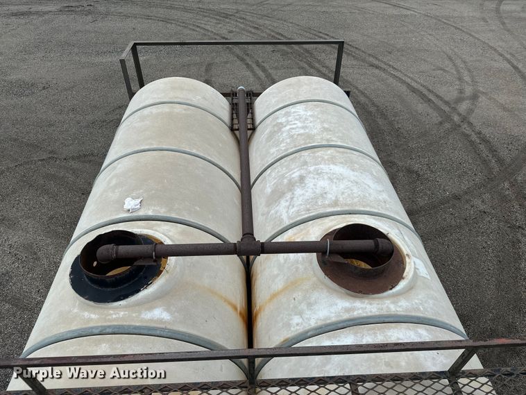 image for item MU9938 1985 Ford LN8000 water truck