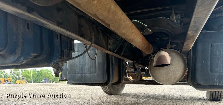 image for item MU9938 1985 Ford LN8000 water truck