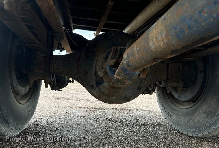 image for item MU9938 1985 Ford LN8000 water truck