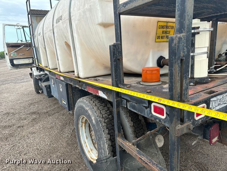 image for item MU9938 1985 Ford LN8000 water truck