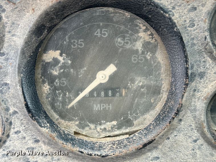 image for item MU9938 1985 Ford LN8000 water truck