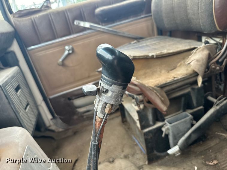 image for item MU9938 1985 Ford LN8000 water truck