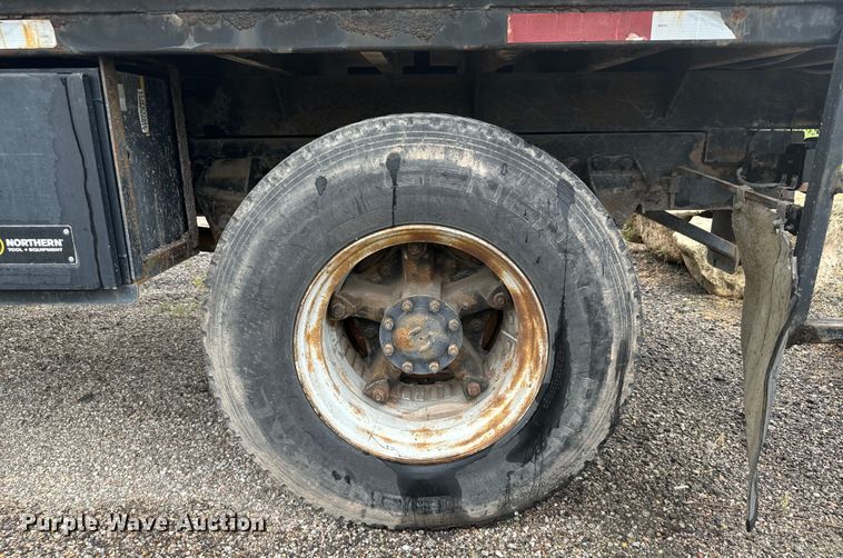 image for item MU9938 1985 Ford LN8000 water truck