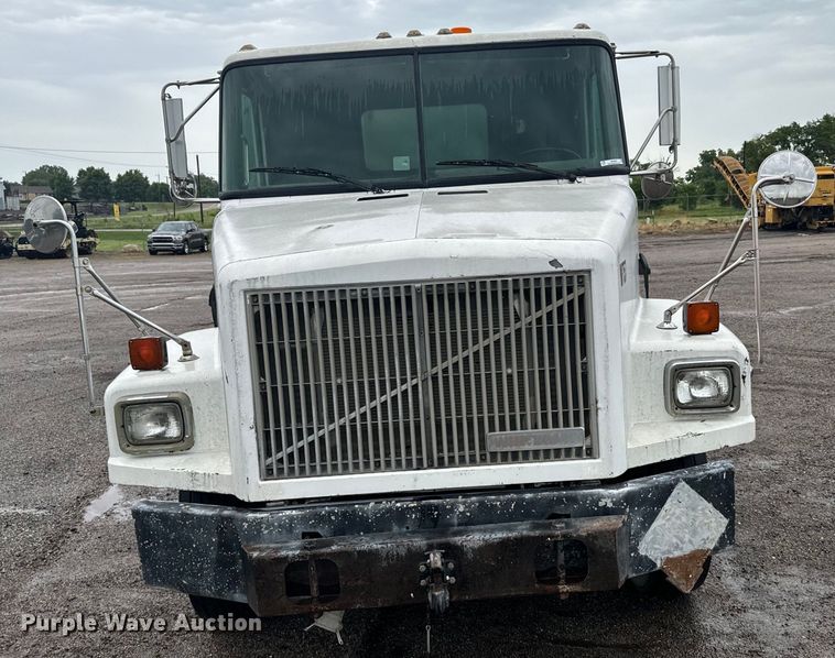 image for item MU9939 1994 White GMC water truck
