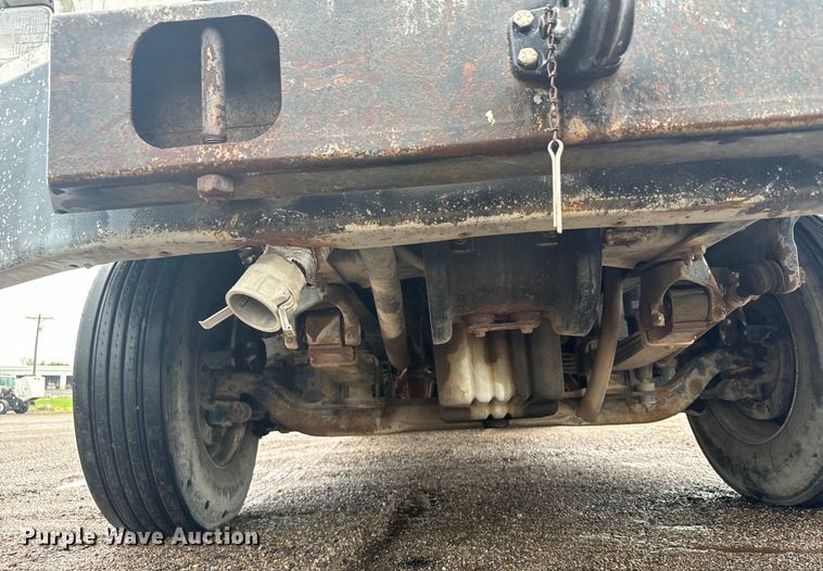 image for item MU9939 1994 White GMC water truck