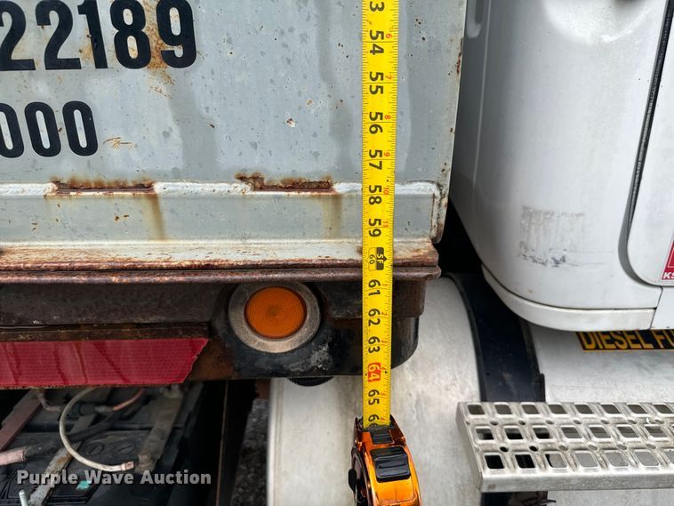 image for item MU9939 1994 White GMC water truck