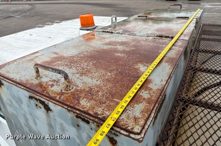 image for item MU9939 1994 White GMC water truck