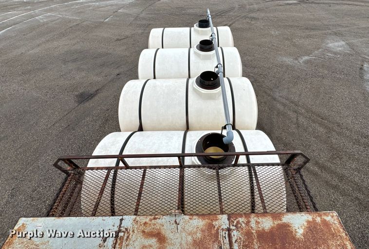 image for item MU9939 1994 White GMC water truck