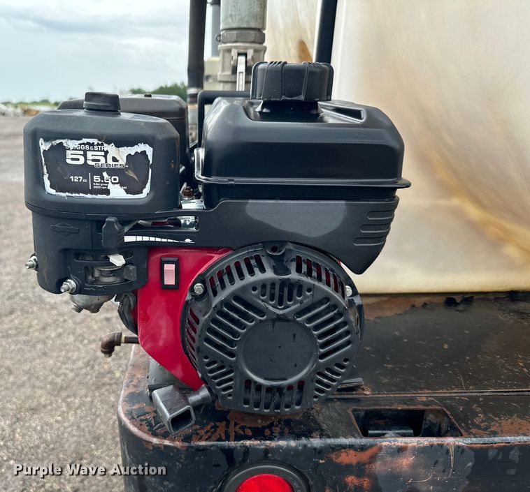 image for item MU9939 1994 White GMC water truck