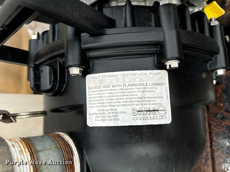 image for item MU9939 1994 White GMC water truck