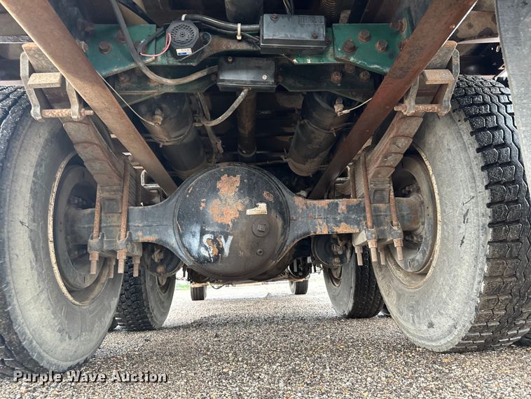 image for item MU9939 1994 White GMC water truck