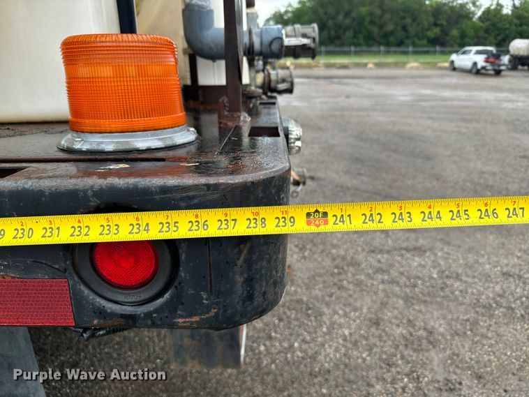 image for item MU9939 1994 White GMC water truck