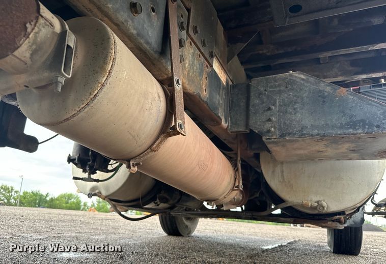 image for item MU9939 1994 White GMC water truck