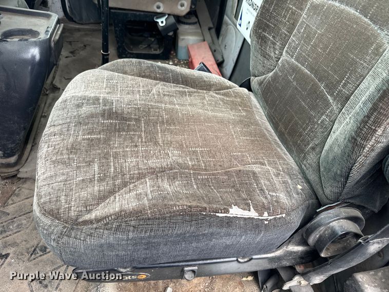 image for item MU9939 1994 White GMC water truck