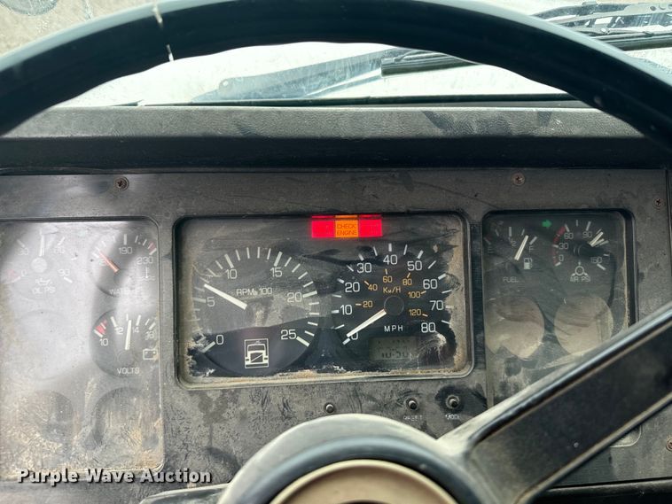 image for item MU9939 1994 White GMC water truck