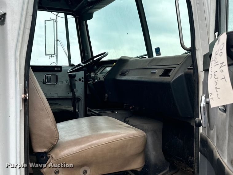 image for item MU9939 1994 White GMC water truck