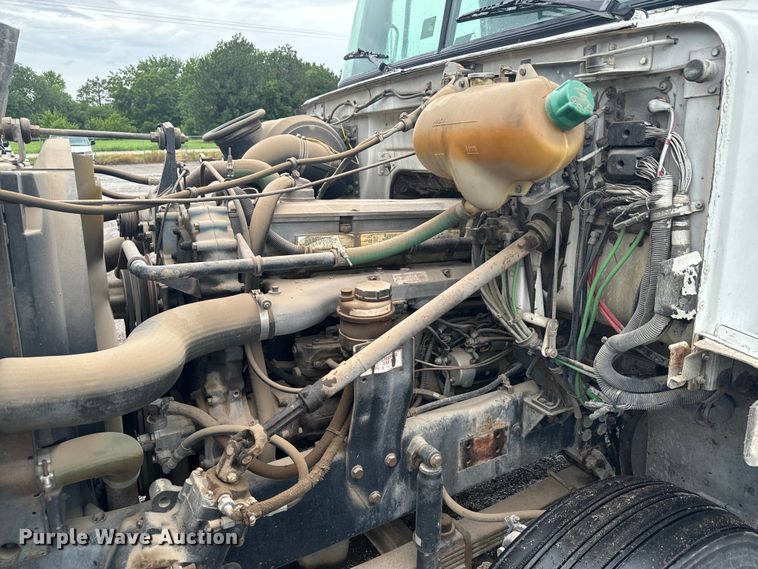 image for item MU9939 1994 White GMC water truck