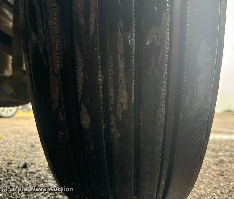 image for item MU9939 1994 White GMC water truck