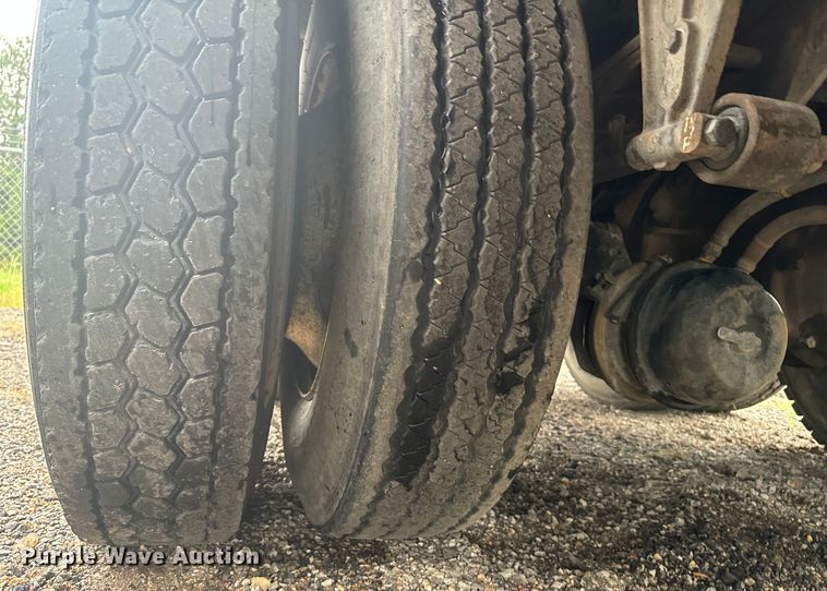 image for item MU9939 1994 White GMC water truck