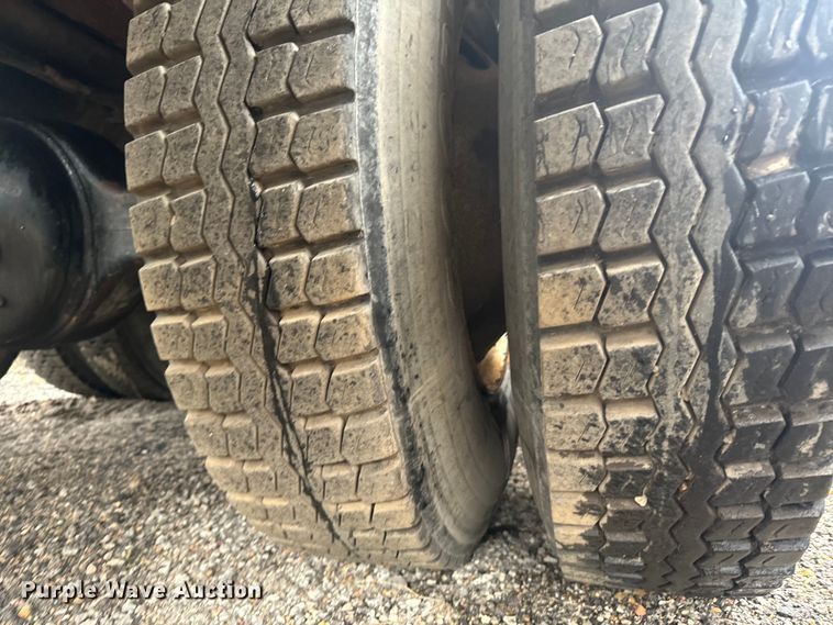 image for item MU9939 1994 White GMC water truck