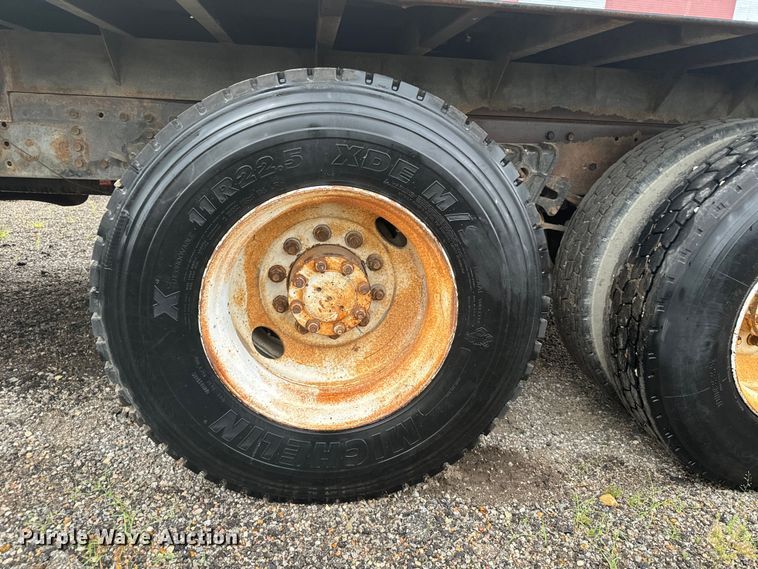 image for item MU9939 1994 White GMC water truck