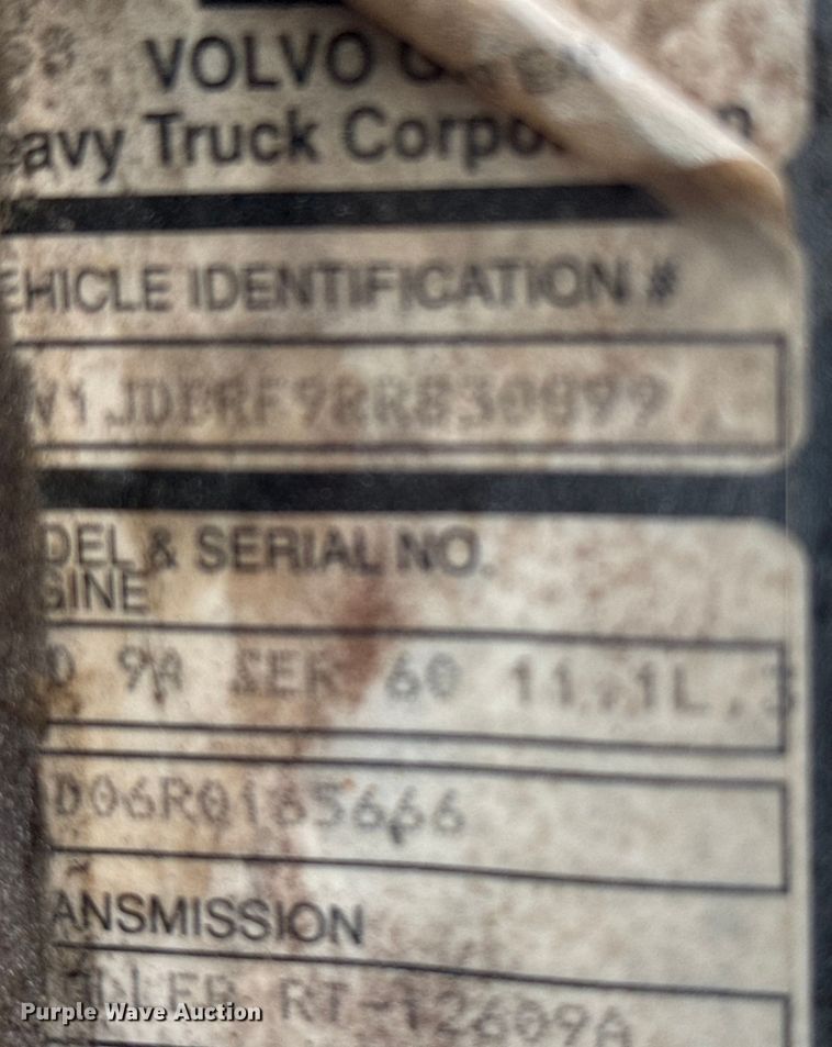 image for item MU9939 1994 White GMC water truck