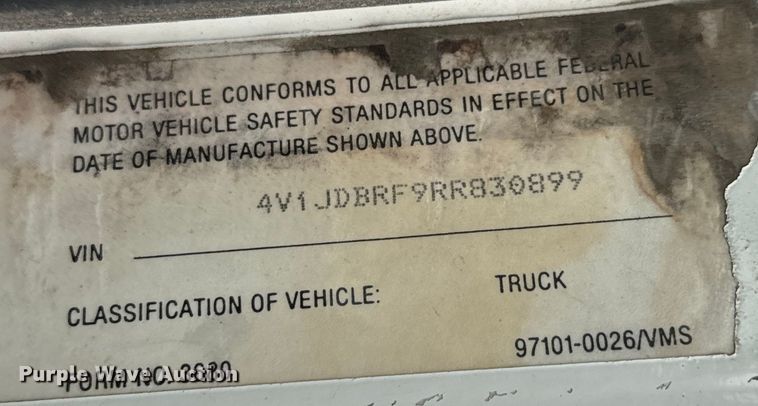 image for item MU9939 1994 White GMC water truck