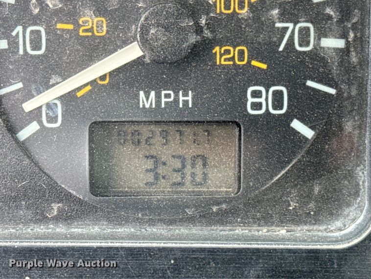 image for item MU9940 1994 White GMC truck cab and chassis