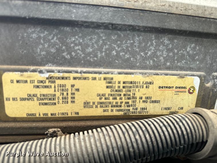 image for item MU9940 1994 White GMC truck cab and chassis