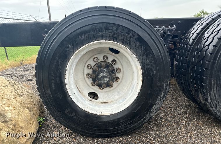 image for item MU9940 1994 White GMC truck cab and chassis