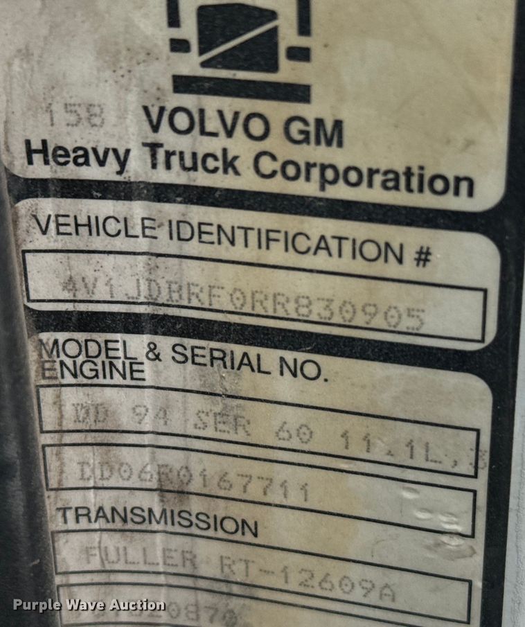 image for item MU9940 1994 White GMC truck cab and chassis